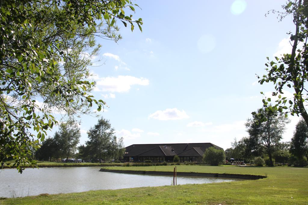 Weald Of Kent Golf Course And Hotel Headcorn Exterior photo