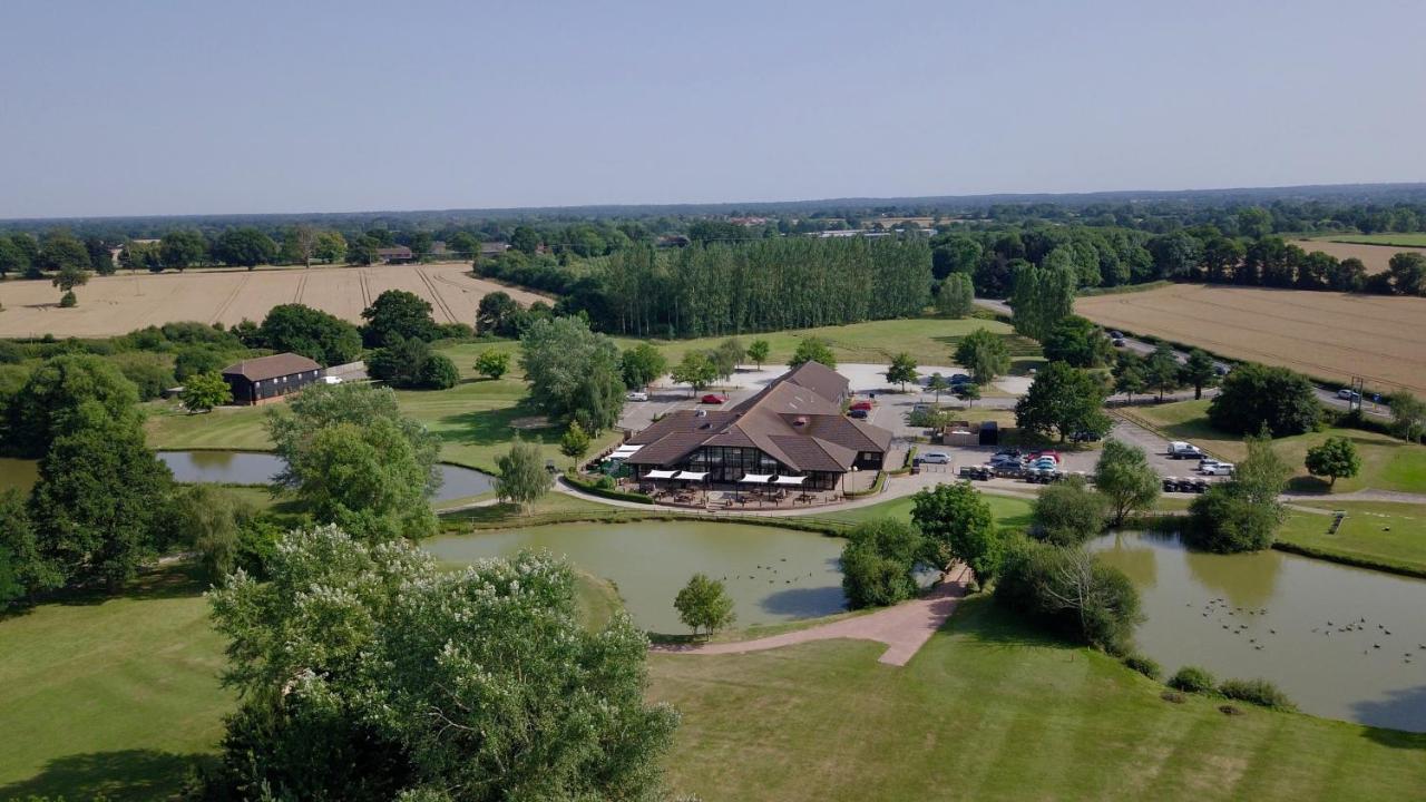 Weald Of Kent Golf Course And Hotel Headcorn Exterior photo