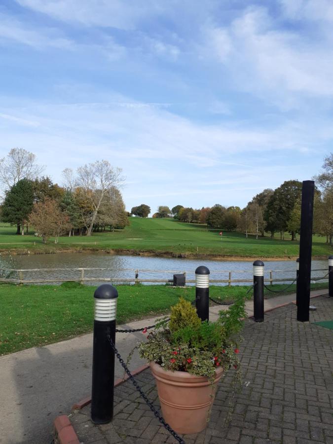 Weald Of Kent Golf Course And Hotel Headcorn Exterior photo